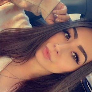 Meet your Posher, Raquel